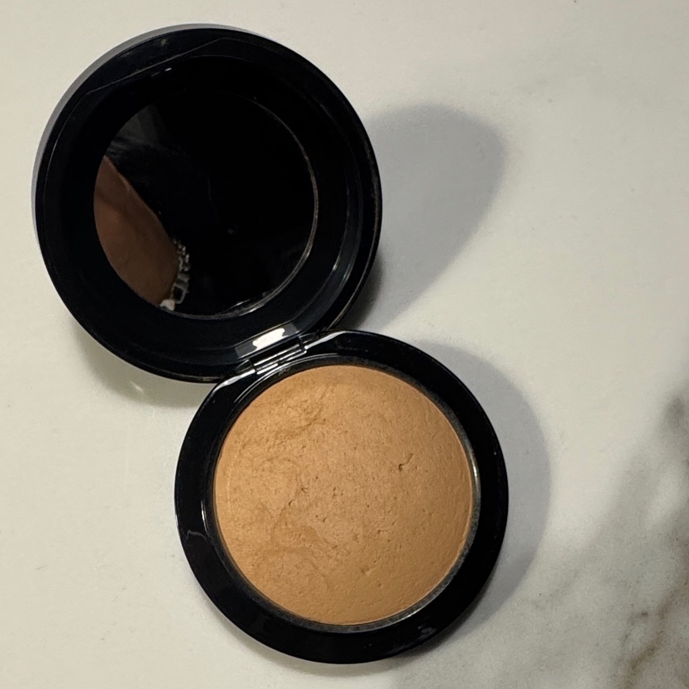 MAC Cosmetics mineralize skin finish.